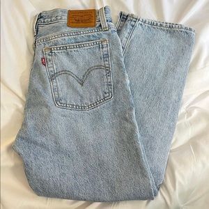 levi’s high rise wedgie straight!